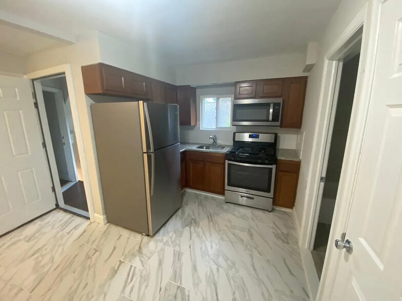 More Photos Of 57 Turner St, Mantua Apartments For Sale