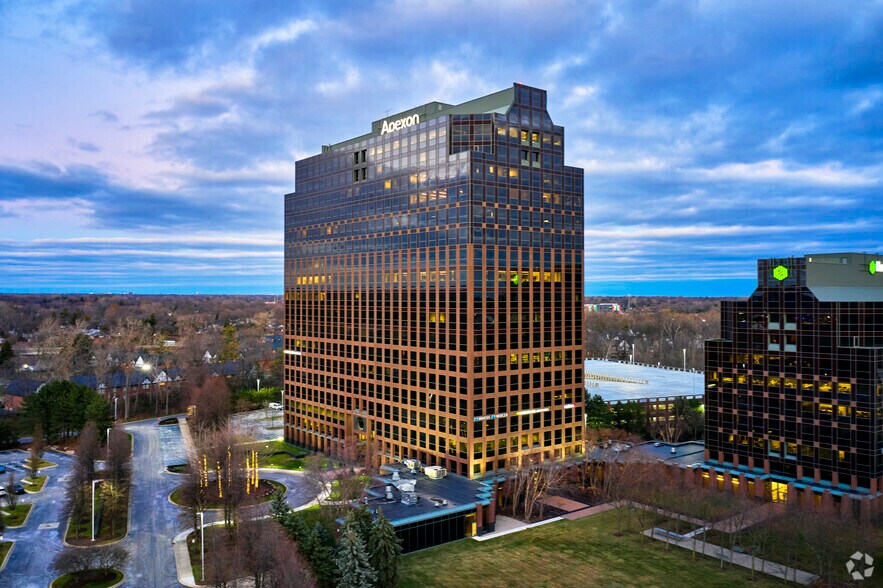 Primary Photo Of One Towne Sq, Southfield Office For Lease