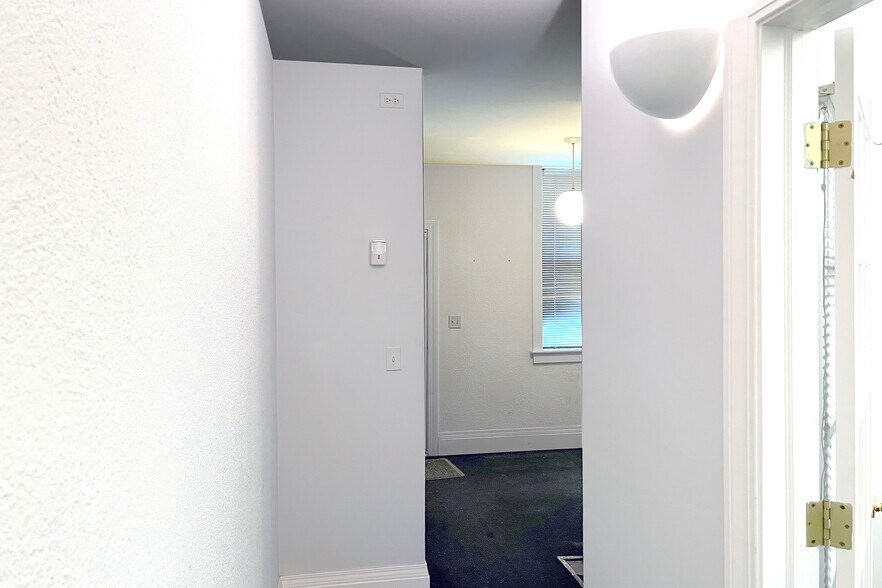 More Photos Of 818 E 19th Ave, Denver Office For Sale