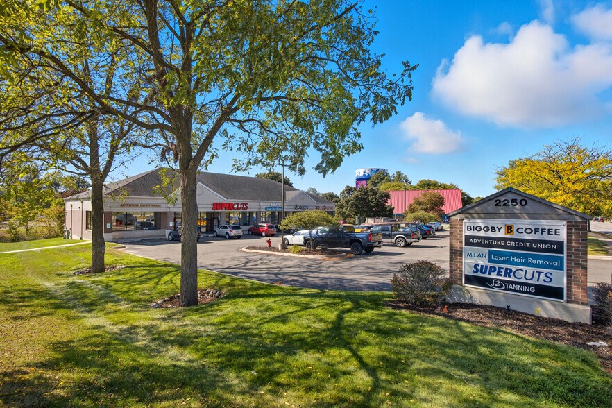 More Photos Of 2250 Lake Lansing Rd, Lansing General Retail For Sale