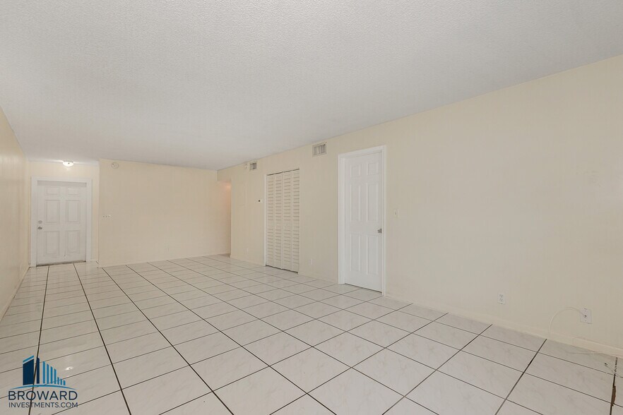 More Photos Of 10201 NW 35th St, Coral Springs Multifamily For Sale