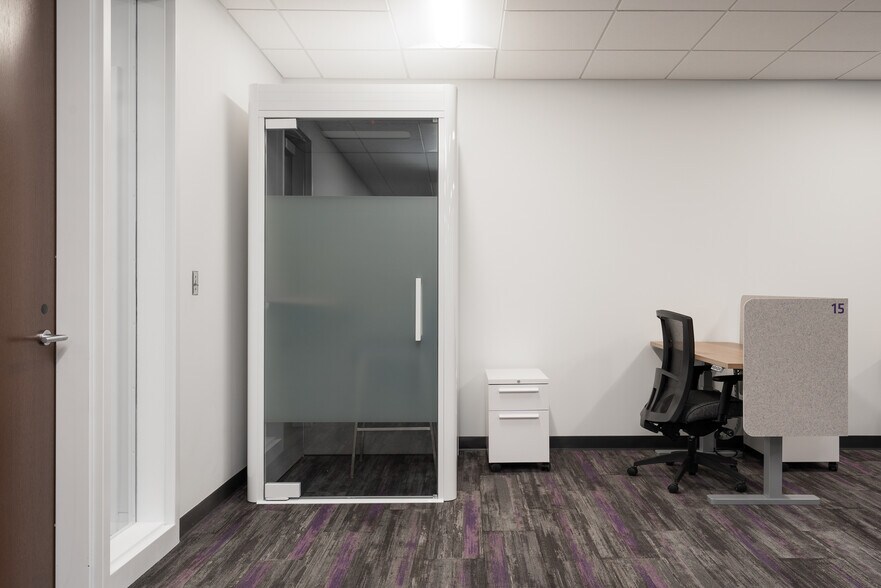 More Photos Of 2685 Vikings Cir, Eagan Office For Lease