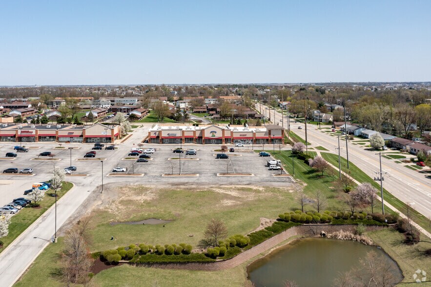 More Photos Of McKnight & Bradford Ln, Normal Freestanding For Lease