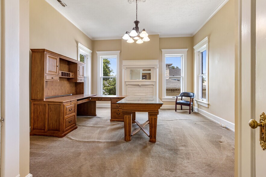 More Photos Of 1542 Frederica St, Owensboro Office Residential For Sale