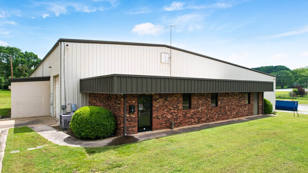 More Photos Of 124 N Charleston St, Blacksburg Warehouse For Sale