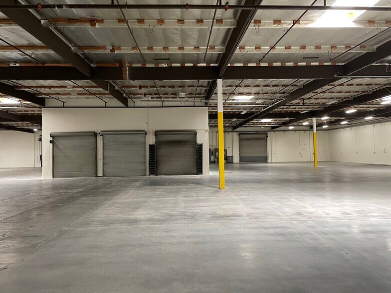 More Photos Of 13311-13317 166th St, Cerritos Manufacturing For Lease