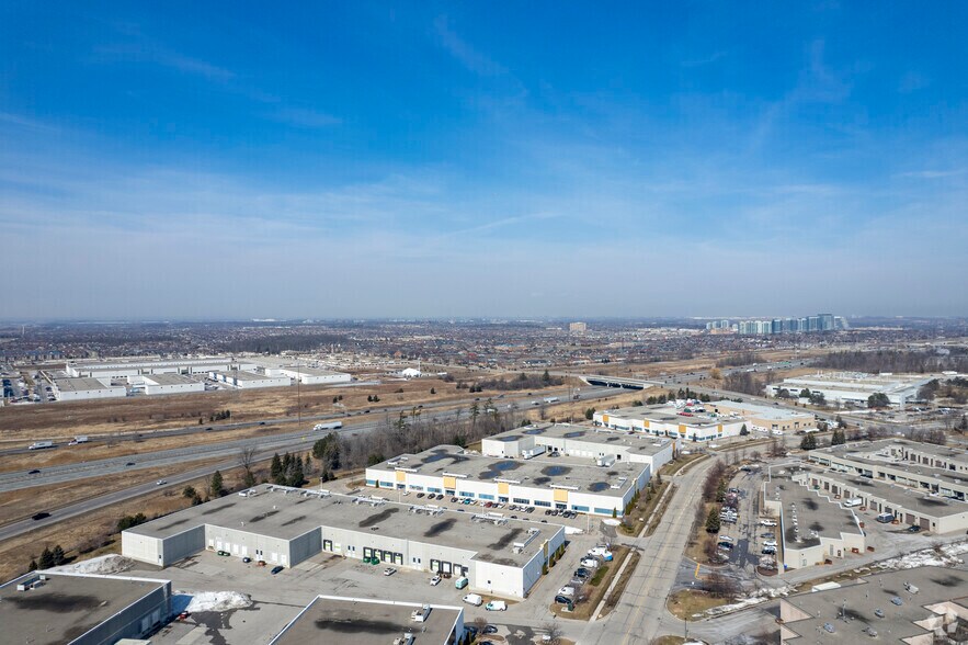 More Photos Of 4160 Sladeview Cres, Mississauga Warehouse For Lease