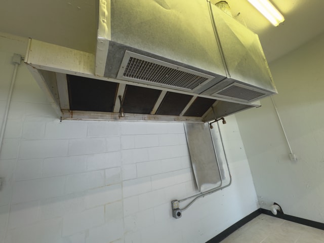 More Photos Of 3851 Harrington st, Oak Park Light Distribution For Sale