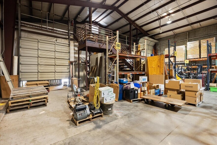 More Photos Of 3700 Reveille St, Houston Freestanding For Lease