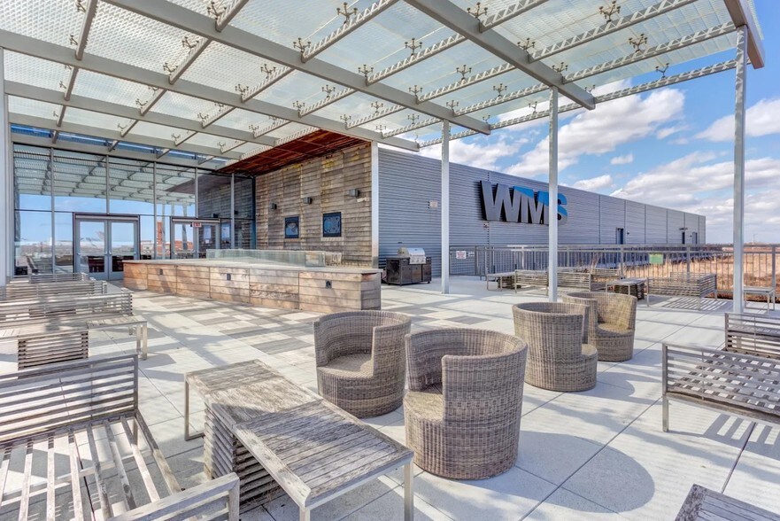 More Photos Of 2718 W Roscoe St, Chicago Office For Lease