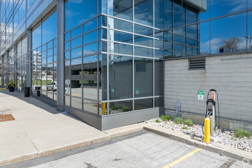 More Photos Of 55 Commerce Valley Dr W, Markham Unknown For Lease