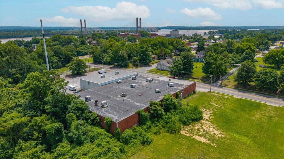 More Photos Of 500 William St, Cape Girardeau Warehouse For Lease