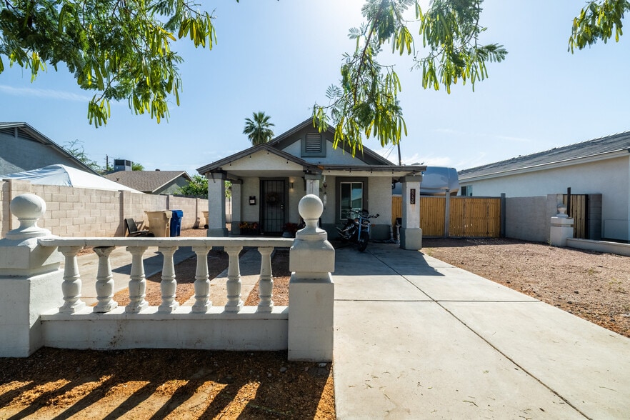 Primary Photo Of 6739 N 61st Ave, Glendale Multifamily For Sale