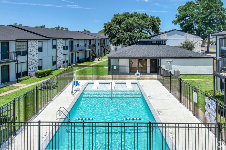 More Photos Of 300 S John Redditt Dr, Lufkin Apartments For Sale
