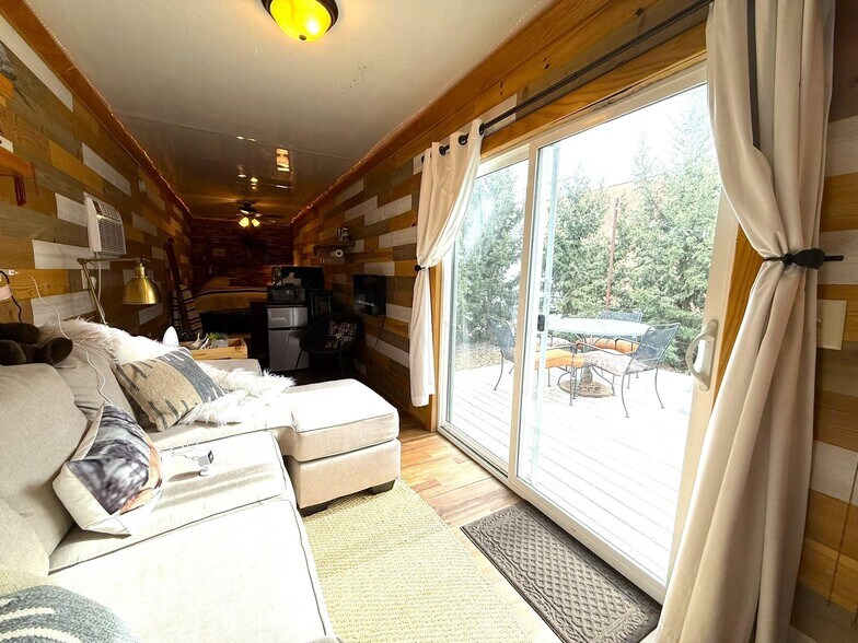 More Photos Of 212 N 3rd St, Salina Warehouse For Sale