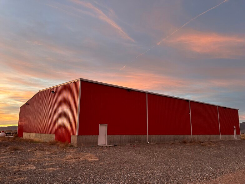 More Photos Of 2700 Kane Springs Rd, Parowan Warehouse For Lease