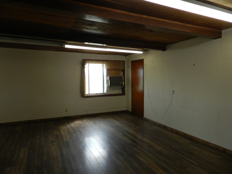 More Photos Of 17656 Highway 550, Montrose Storefront Retail Office For Lease