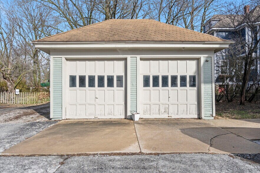 More Photos Of 1201 E Walnut St, Springfield Loft Creative Space For Sale