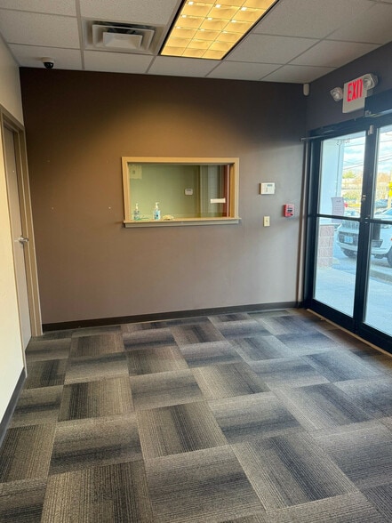 More Photos Of 155 Jefferson Blvd, Warwick Office For Lease