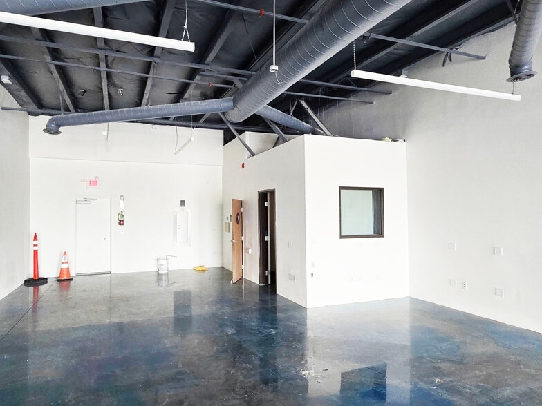 More Photos Of 44100 Jefferson St, Indio Unknown For Lease