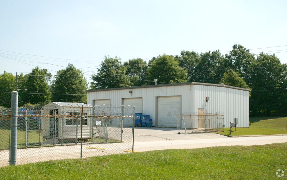 More Photos Of 300 Industrial Dr, Birmingham Warehouse For Lease