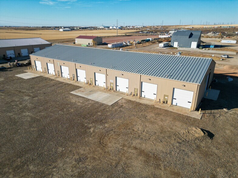 More Photos Of 5066 Owan Industrial Park Dr, Williston Warehouse For Lease