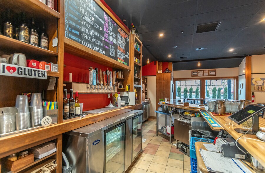 More Photos Of 64670 Strickler Ave, Bend Storefront For Sale