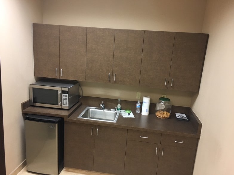 More Photos Of 8707 E Vista Bonita Dr, Scottsdale Office For Lease