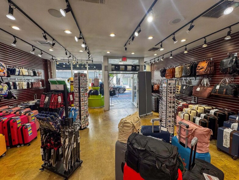 More Photos Of 518 Duval St, Key West Storefront For Lease