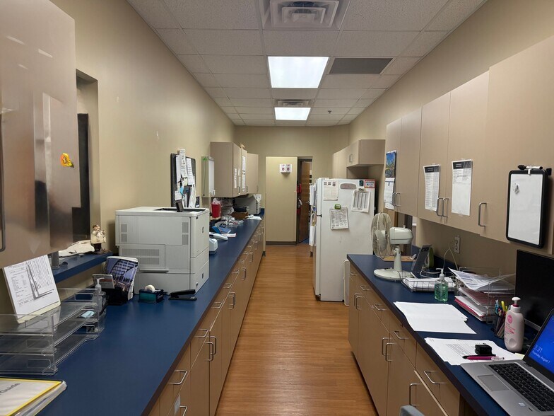 More Photos Of 10020 Dupont Circle Ct, Fort Wayne Medical For Lease