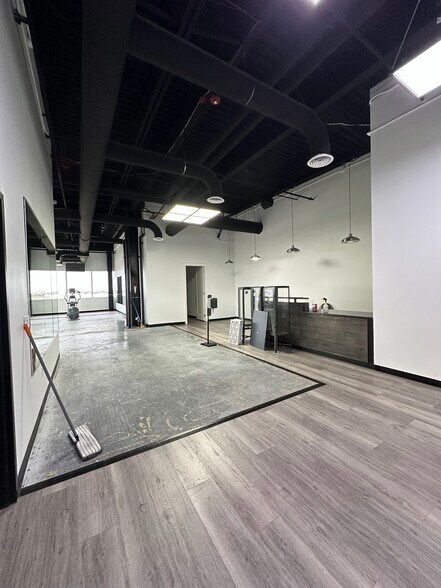 More Photos Of 6914 Brisbane Ct, Sugar Land Medical For Lease