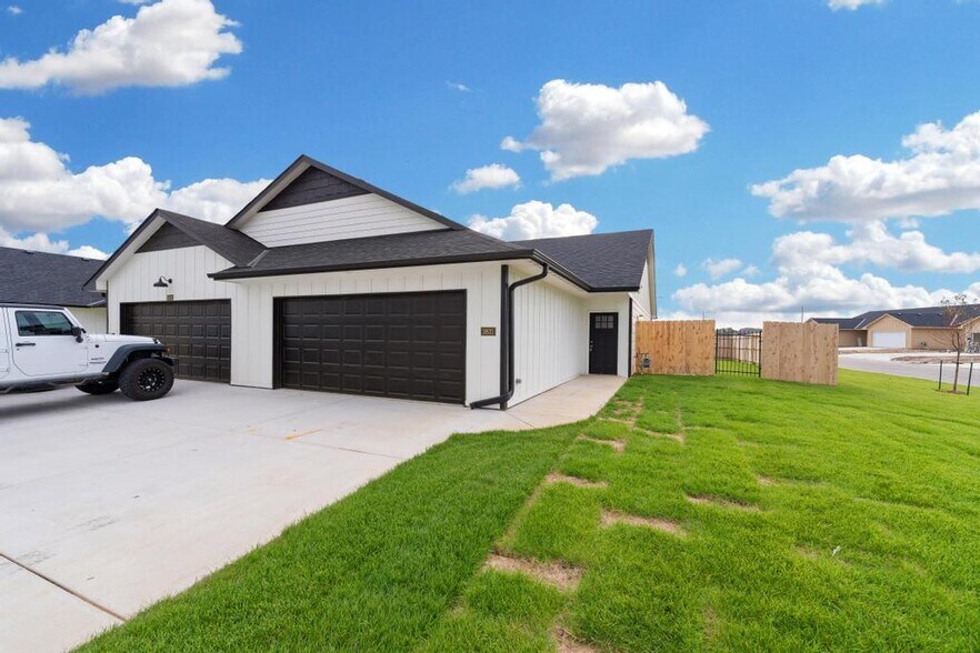 More Photos Of 3513 W 45th St S, Wichita Apartments For Sale