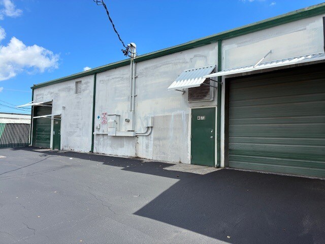 More Photos Of 4073 NE 5th Ter, Oakland Park Warehouse For Lease
