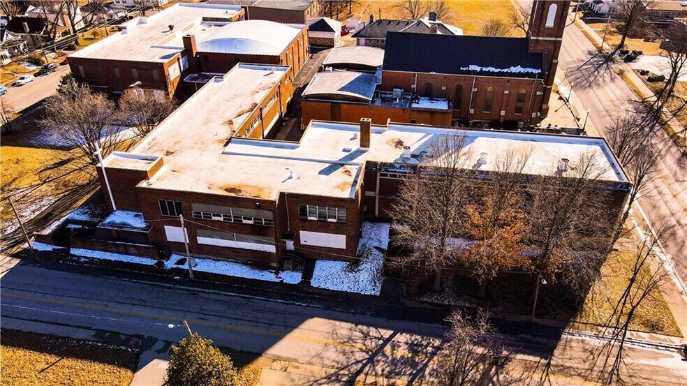 More Photos Of 622 N Main St, Independence Schools For Sale