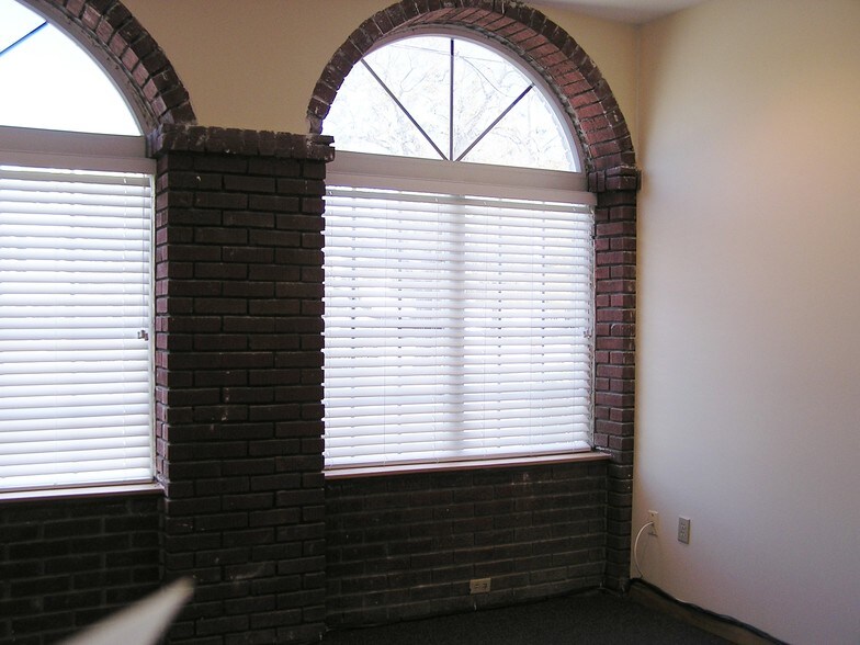 More Photos Of 405 6th St S, Saint Petersburg Office For Sale