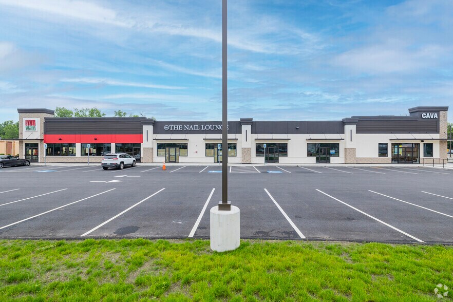 More Photos Of 350 Amherst St, Nashua General Retail For Sale