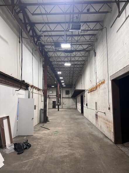 More Photos Of 8573 Atlas Dr, Gaithersburg Warehouse For Lease