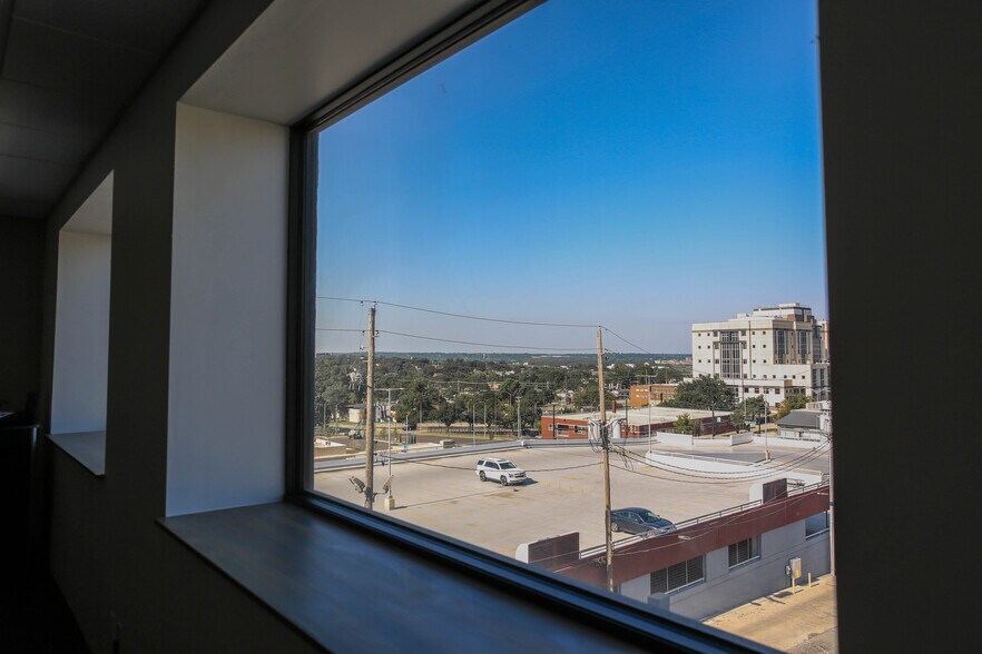 More Photos Of 626 Minnesota Ave, Kansas City Office For Lease