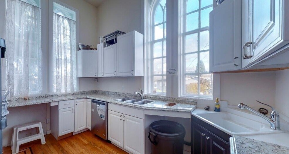 More Photos Of 1313 Washington St, Sumner Religious Facility For Sale