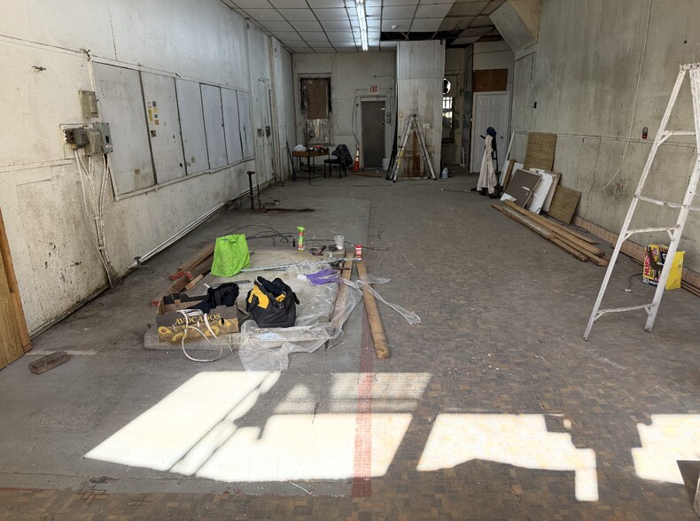 More Photos Of 2505 Bergenline Ave, Union City Storefront Retail Residential For Lease