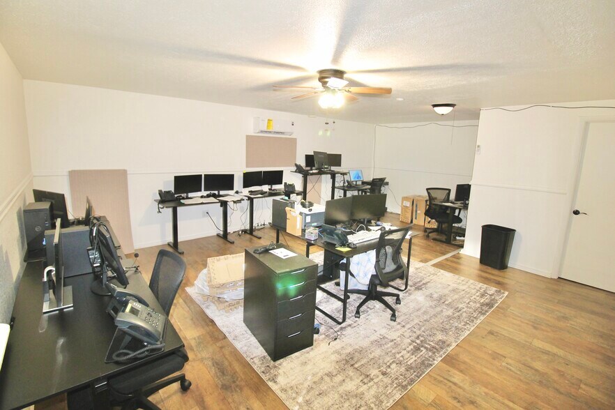 More Photos Of 610 Dundee Rd, Dundee Storefront Retail Residential For Lease