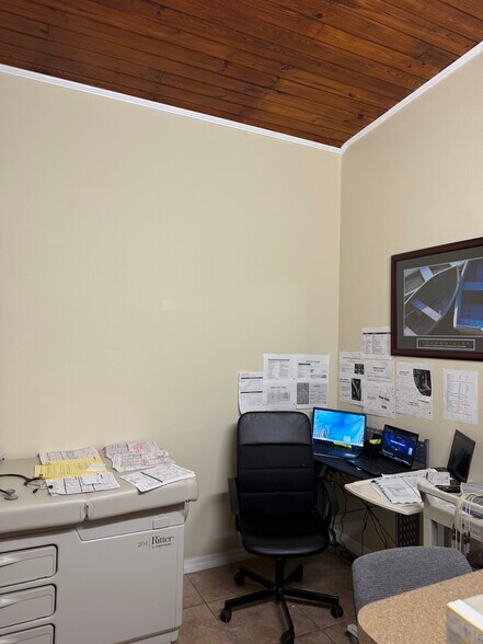 More Photos Of 103 Escambia Ave, Davenport Medical For Sale