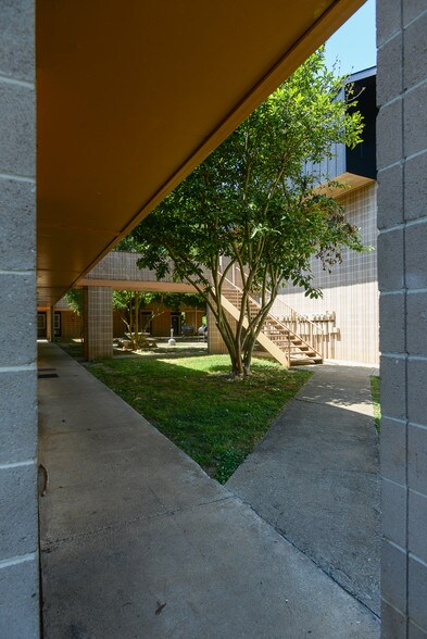 More Photos Of 212 Old Belwood Rd, Calhoun Apartments For Sale