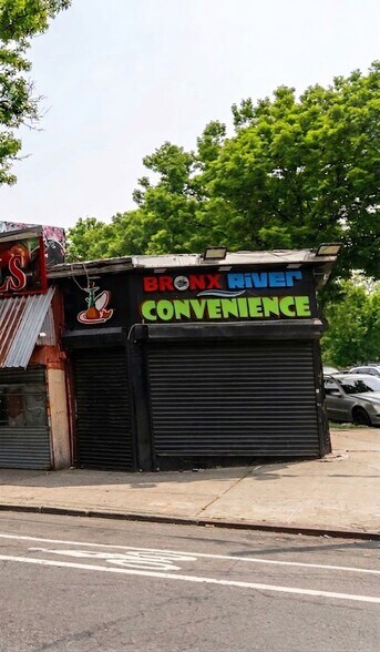 More Photos Of 1560 E 174th St, Bronx Storefront For Lease