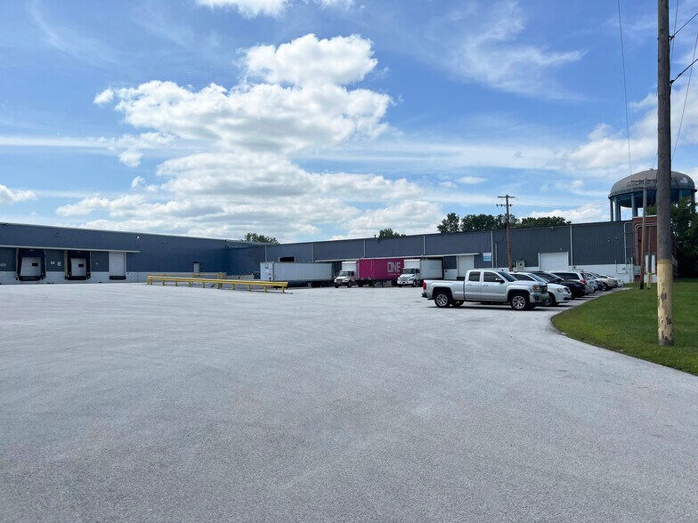 More Photos Of 480 E Lincoln Hwy, Chicago Heights Distribution For Sale