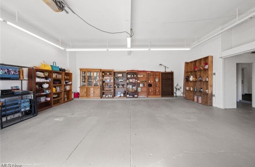 More Photos Of 2821 E Aurora Rd, Twinsburg Freestanding For Sale