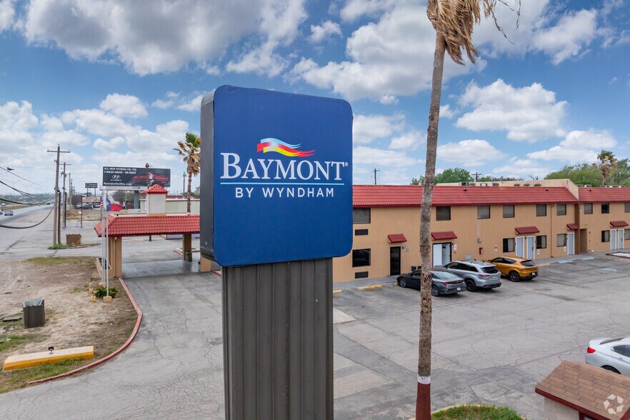 More Photos Of 3616 Veterans Blvd, Del Rio Hotel For Sale