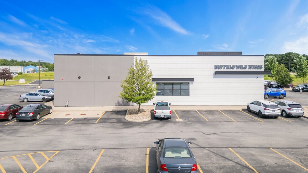 More Photos Of 1830 E Main St, Ashland Restaurant For Sale