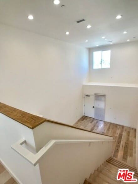 More Photos Of 517 N Harvard Blvd, Los Angeles Apartments For Sale