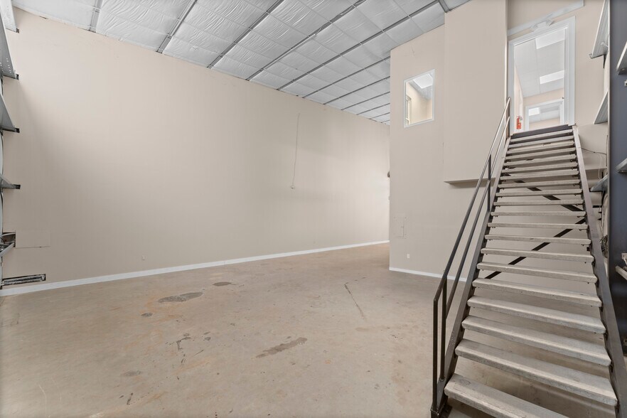 More Photos Of 32411 Tamina Rd, Magnolia Light Distribution For Lease